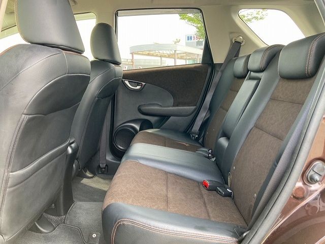 Honda FIT SHUTTLE HYBRID 2014-03 8600-9