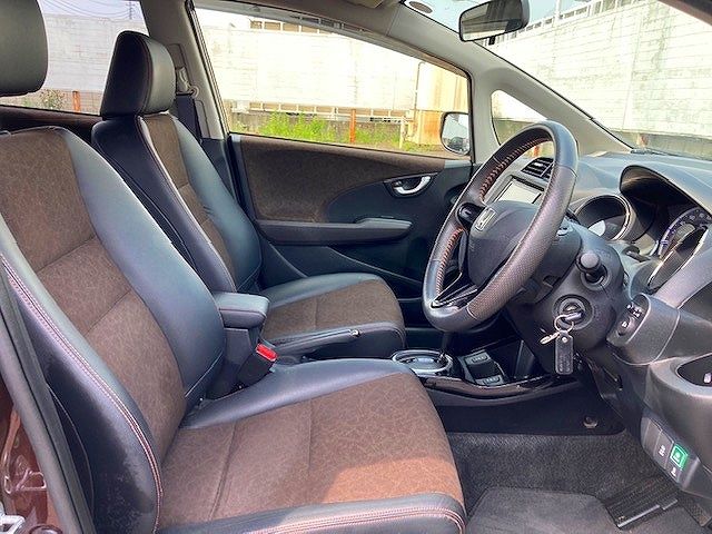 Honda FIT SHUTTLE HYBRID 2014-03 8600-12