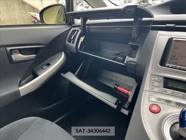 Toyota PRIUS 2013-05 344226-10