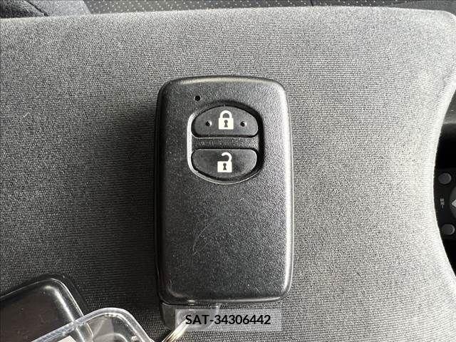 Toyota PRIUS 2013-05 344226-15