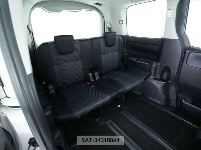 Toyota VOXY 2016-09 331685-7