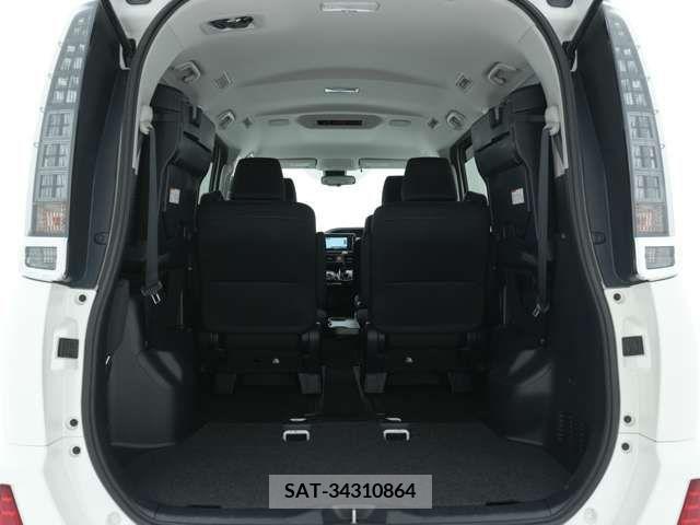 Toyota VOXY 2016-09 331685-9