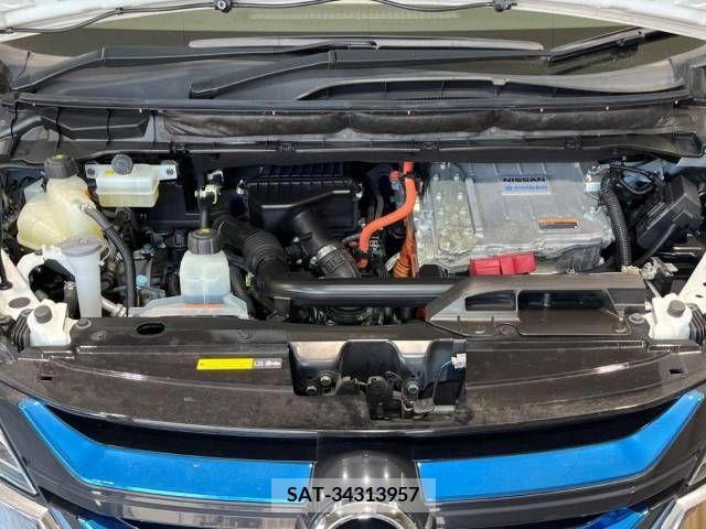 Nissan SERENA 2019-02 367778-18