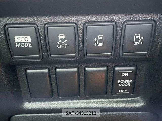 Nissan ELGRAND 2011-03 269554-1