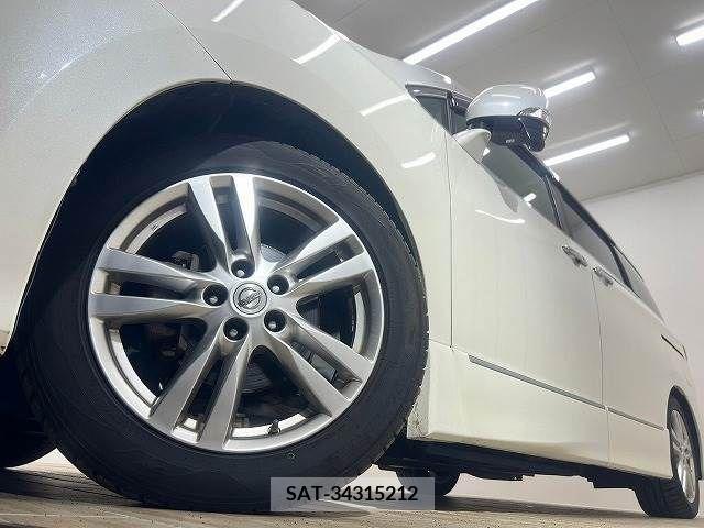Nissan ELGRAND 2011-03 269554-18