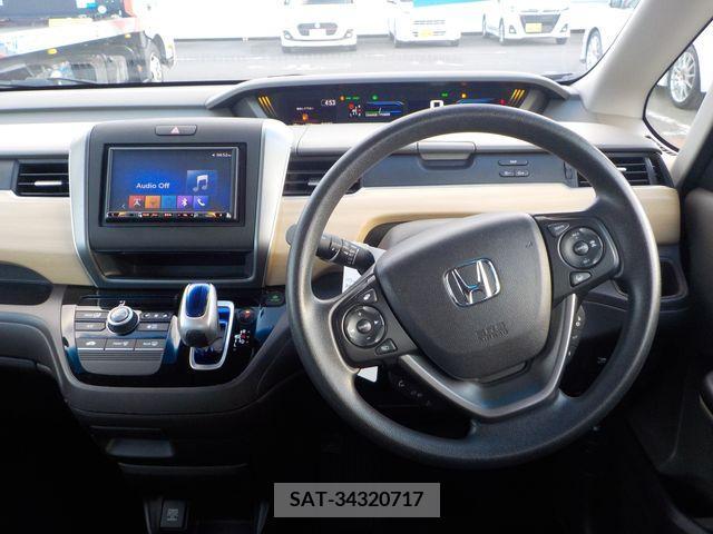 Honda FREED HYBRID 2018-02 372488-1