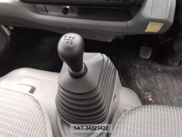 Hino DUTRO 2014-09 390528-5