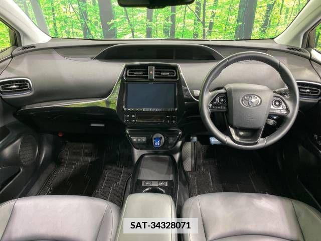 Toyota PRIUS 2019-07 366496-1