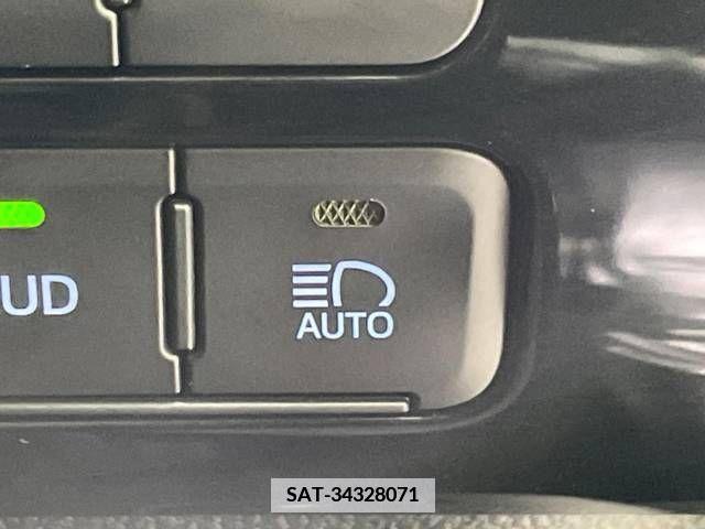 Toyota PRIUS 2019-07 366496-6