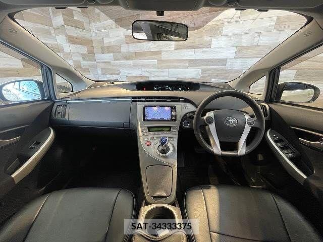 Toyota PRIUS 2015-04 235940-1