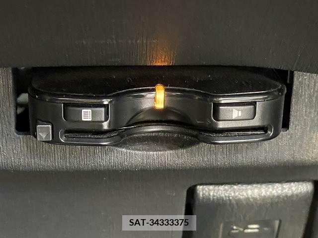 Toyota PRIUS 2015-04 235940-6