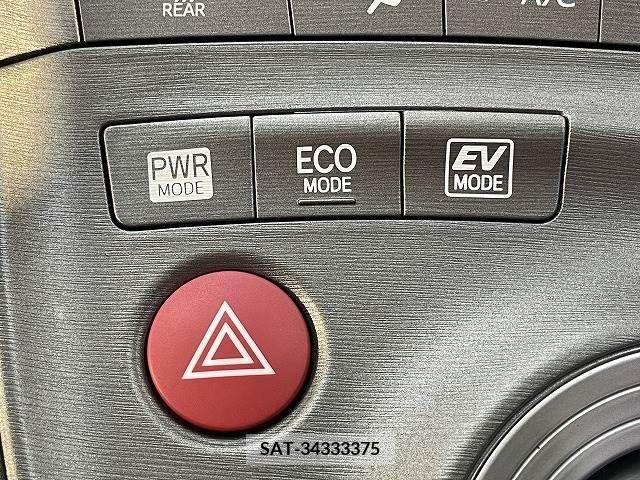 Toyota PRIUS 2015-04 235940-4