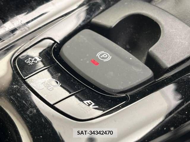 Toyota C-HR 2017-06 223173-17