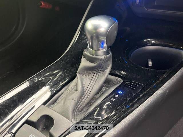 Toyota C-HR 2017-06 223173-9