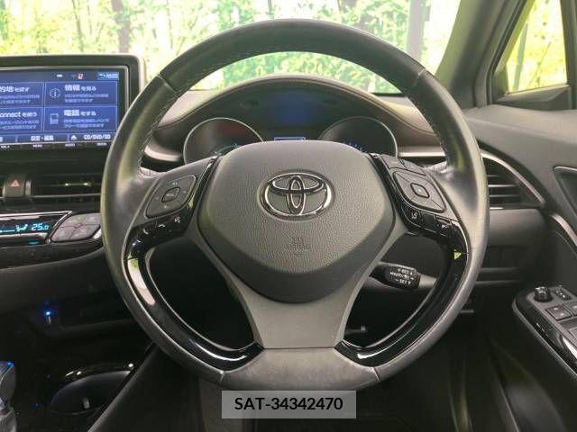Toyota C-HR 2017-06 223173-8