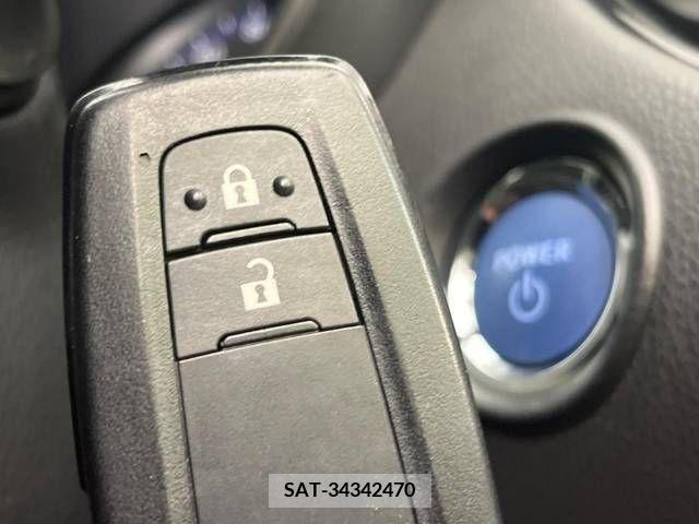 Toyota C-HR 2017-06 223173-15