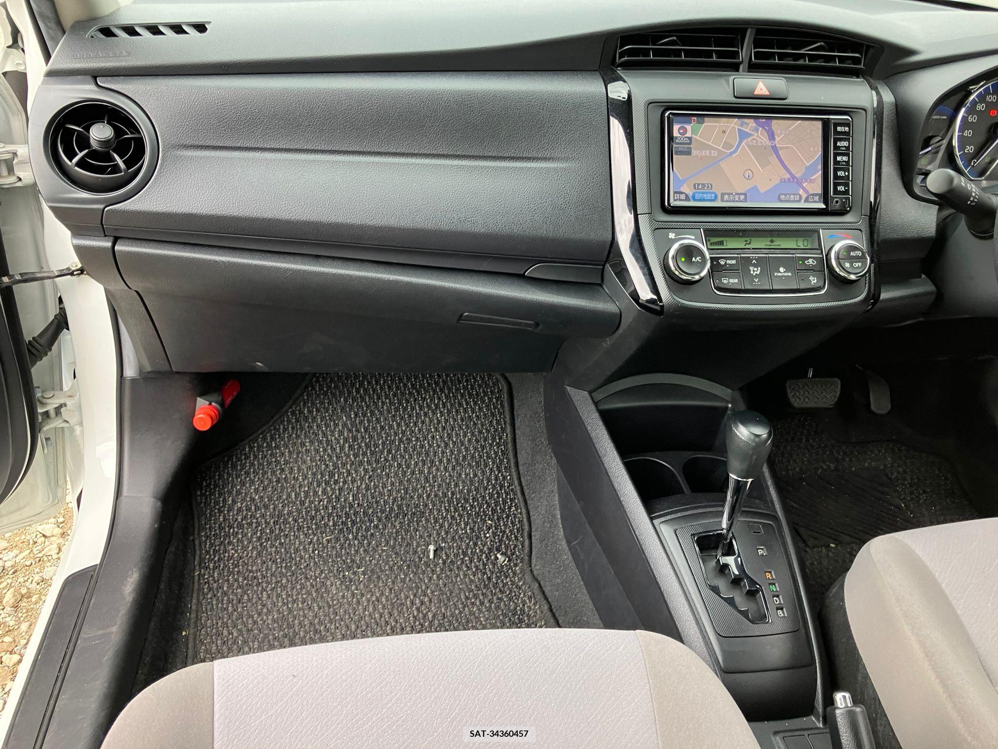 Toyota COROLLA AXIO 2017-03 257764-12
