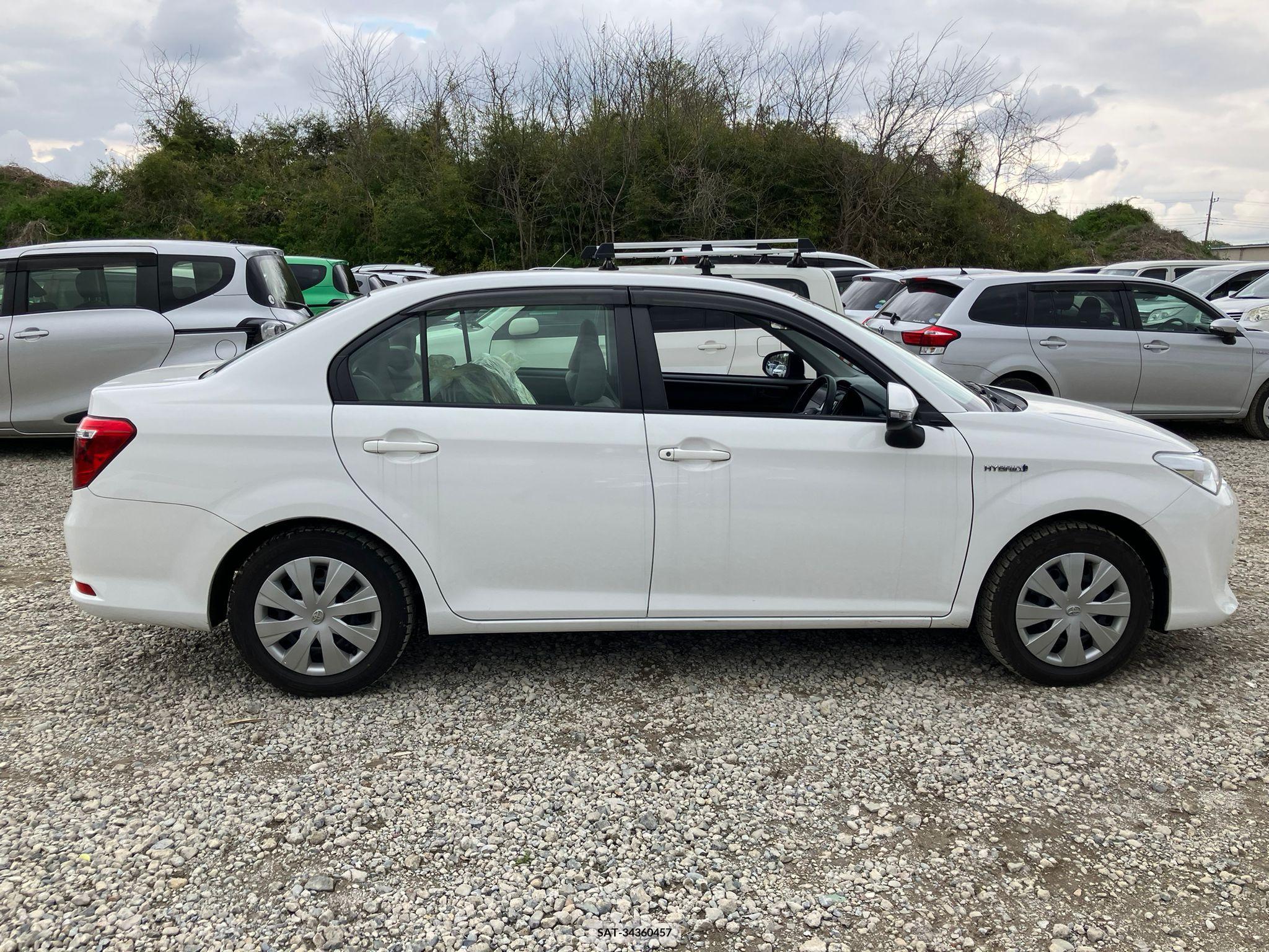 Toyota COROLLA AXIO 2017-03 257764-6