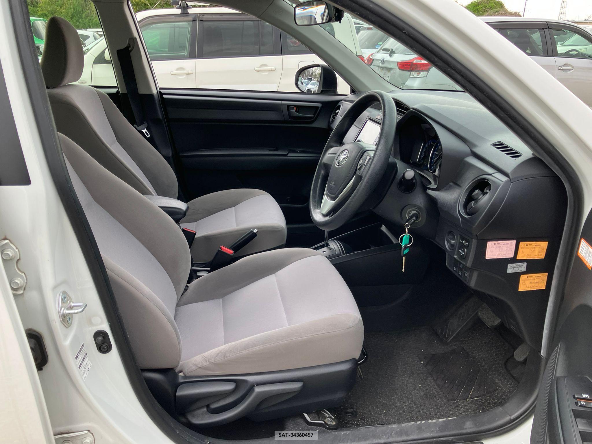Toyota COROLLA AXIO 2017-03 257764-8