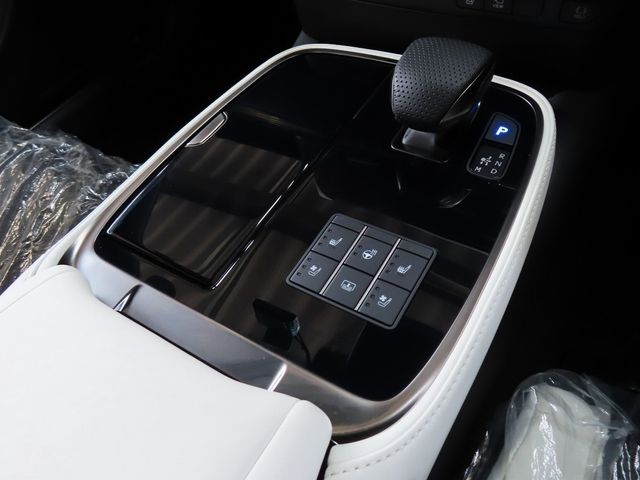Lexus LS 2023-09 193691-25