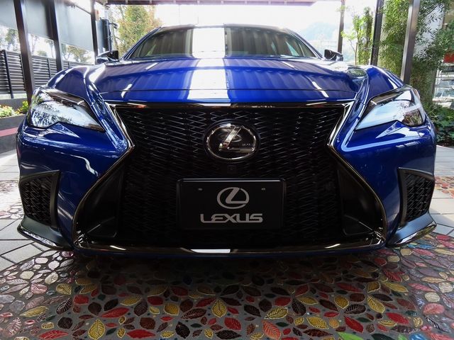 Lexus LS 2023-09 193691-3