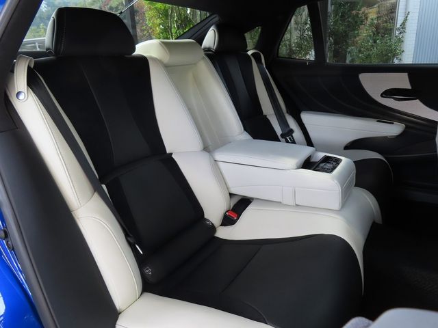 Lexus LS 2023-09 193691-26