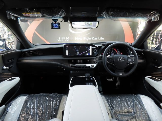 Lexus LS 2023-09 193691-2