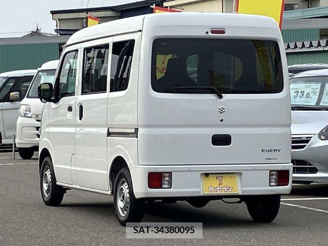 Suzuki EVERY 2022-11 301645-6