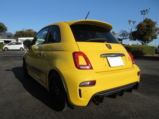 Abarth 595 2017-08 182315-2