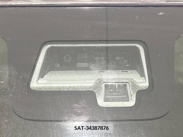 Suzuki SPACIA 2018-01 211734-3