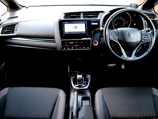 Honda FIT HYBRID 2018-05 4337-1
