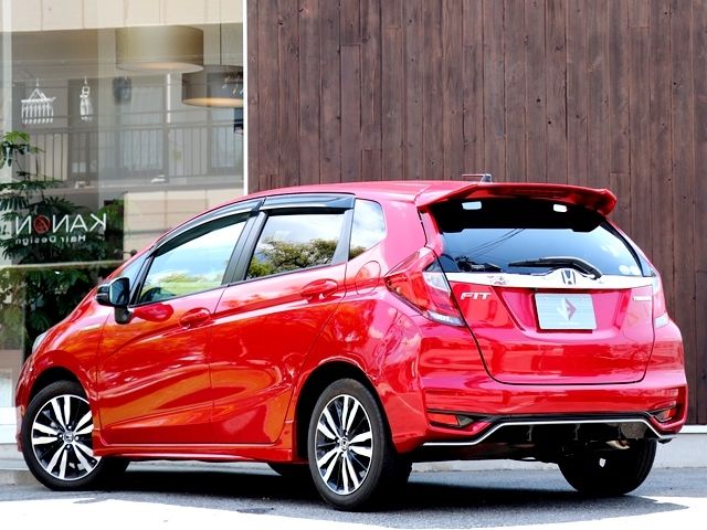 Honda FIT HYBRID 2018-05 4337-2