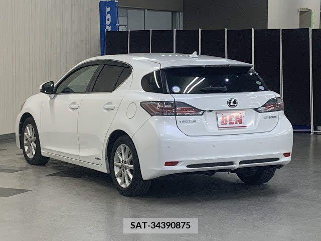 Lexus CT 2012-09 322670-8