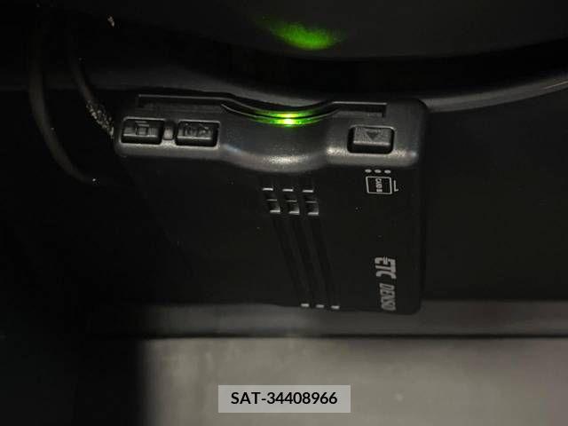 Toyota VOXY 2021-07 288975-9