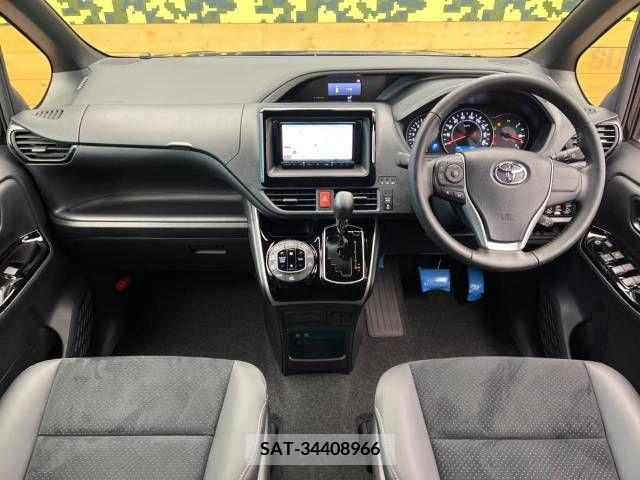 Toyota VOXY 2021-07 288975-1