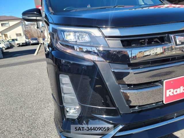 Toyota NOAH 2018-06 218050-4
