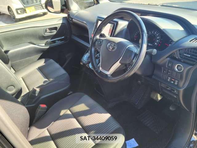 Toyota NOAH 2018-06 218050-6