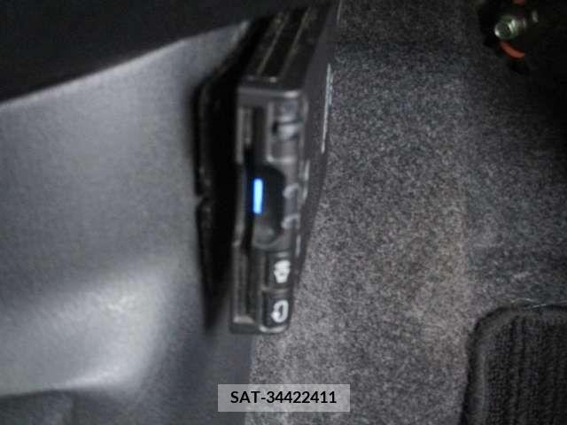 Nissan NOTE 2013-04 302302-7