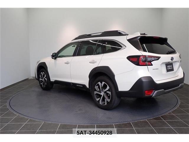 Subaru OUTBACK 2022-02 275989-6