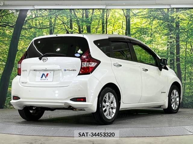 Nissan NOTE 2017-04 329700-16