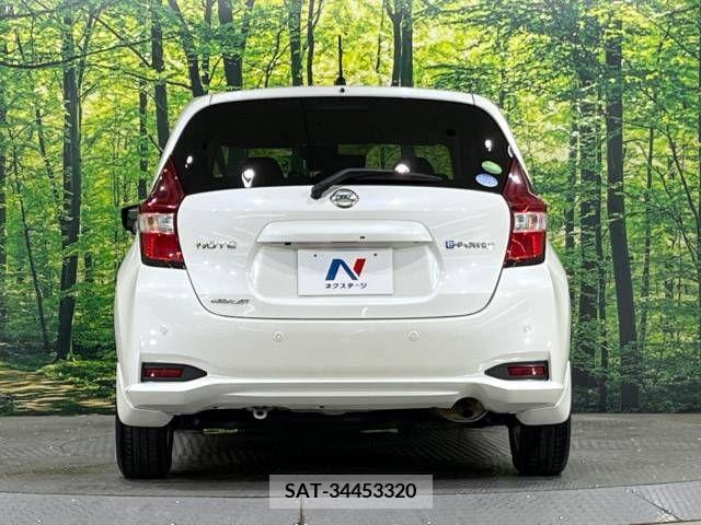 Nissan NOTE 2017-04 329700-14