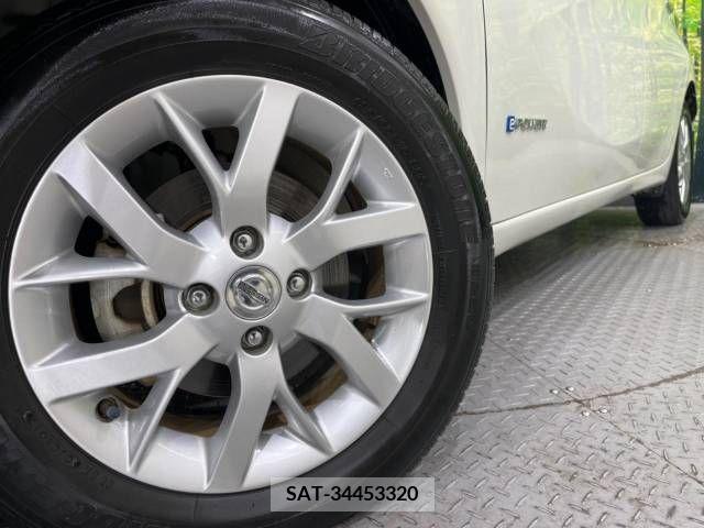 Nissan NOTE 2017-04 329700-12