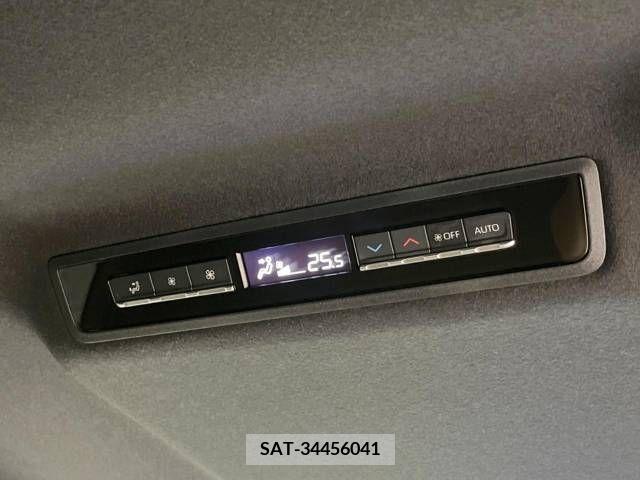 Toyota NOAH 2022-09 365122-6