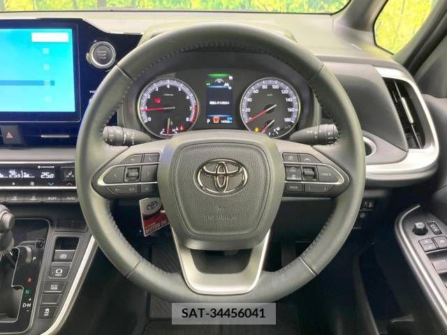 Toyota NOAH 2022-09 365122-12