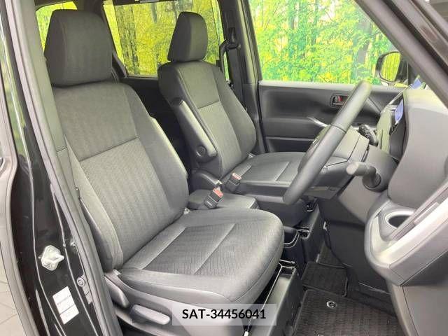 Toyota NOAH 2022-09 365122-8