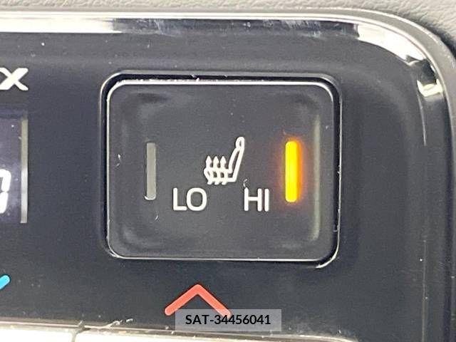 Toyota NOAH 2022-09 365122-7