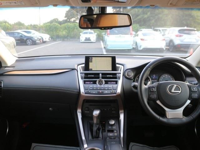 Lexus NX 2014-12 8777-11