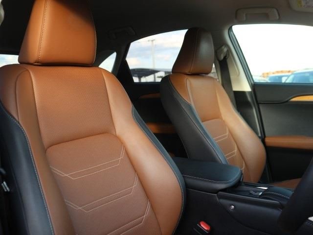 Lexus NX 2014-12 8777-9