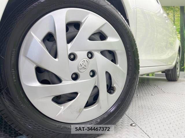 Toyota AQUA 2019-05 347870-12