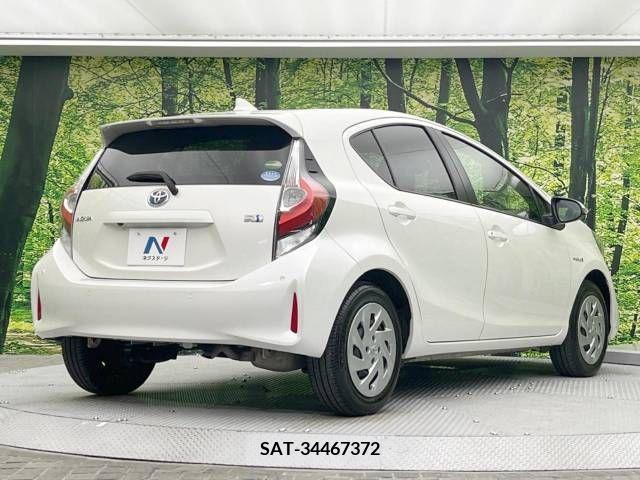 Toyota AQUA 2019-05 347870-16